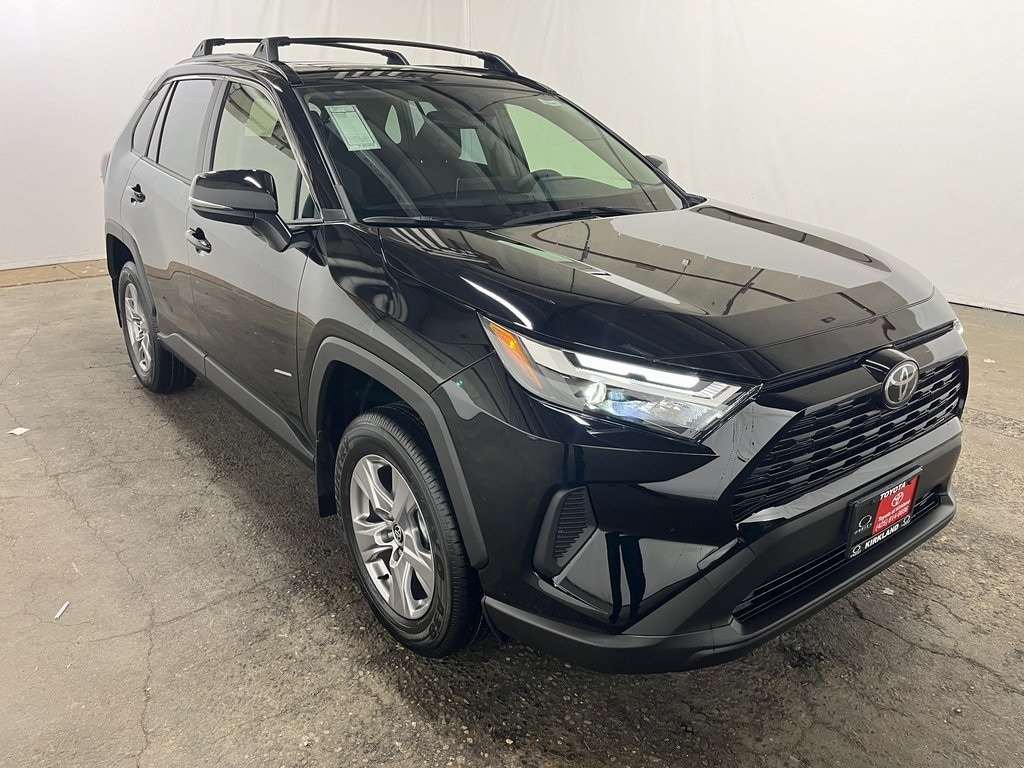 2025 Toyota RAV4 XLE's photo