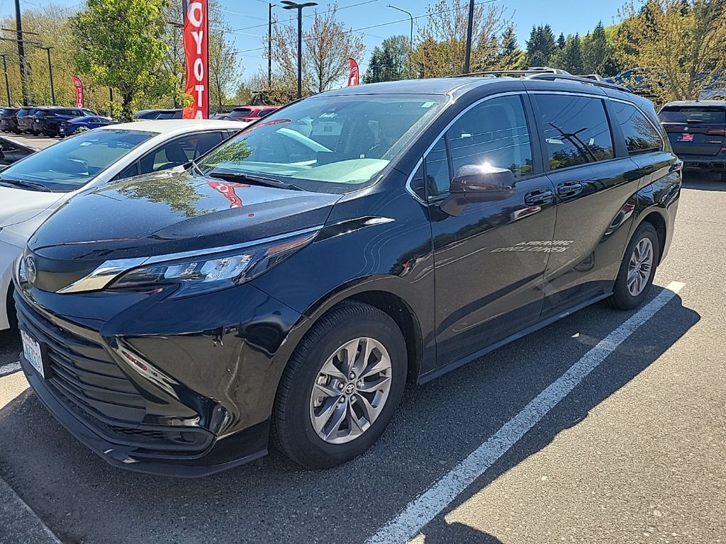 2024 Toyota Sienna LE 8-Passenger Hybrid AWD's photo