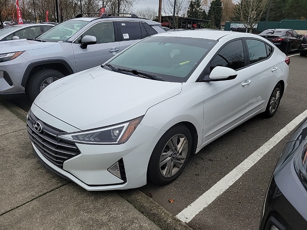 2019 Hyundai Elantra SEL's photo