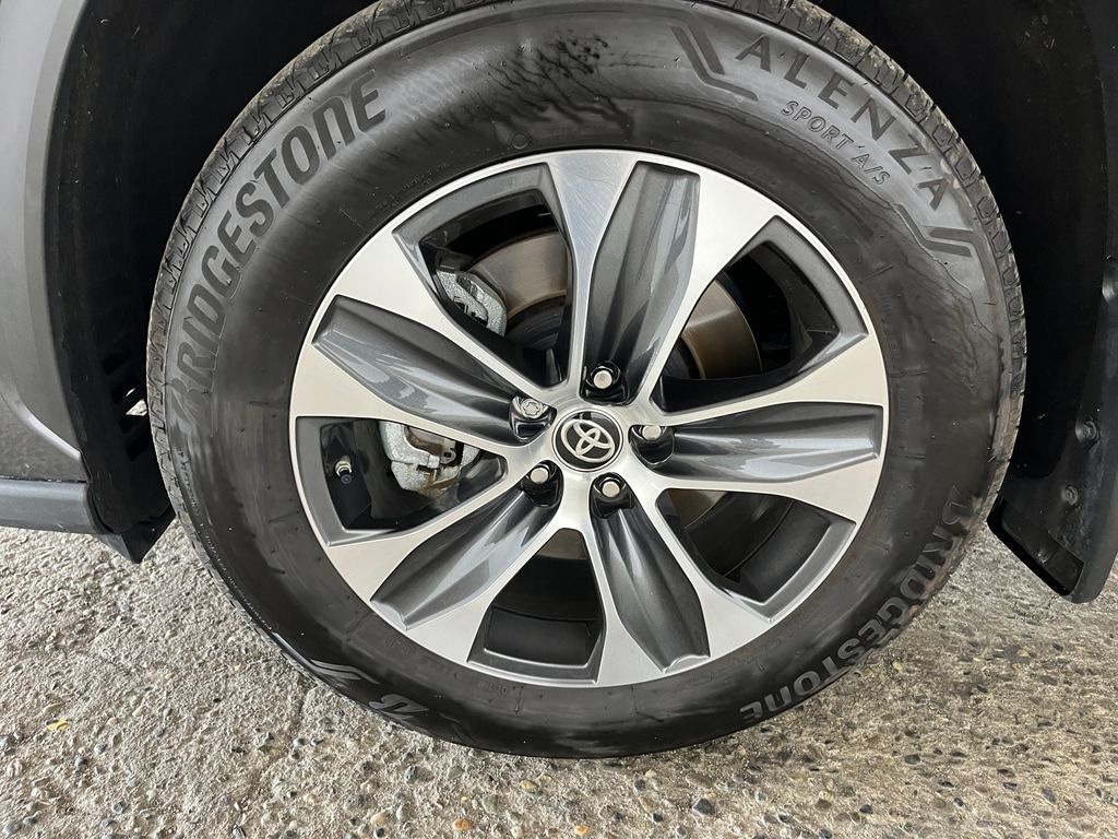 Certified 2025 Toyota Highlander Hybrid XLE SUV