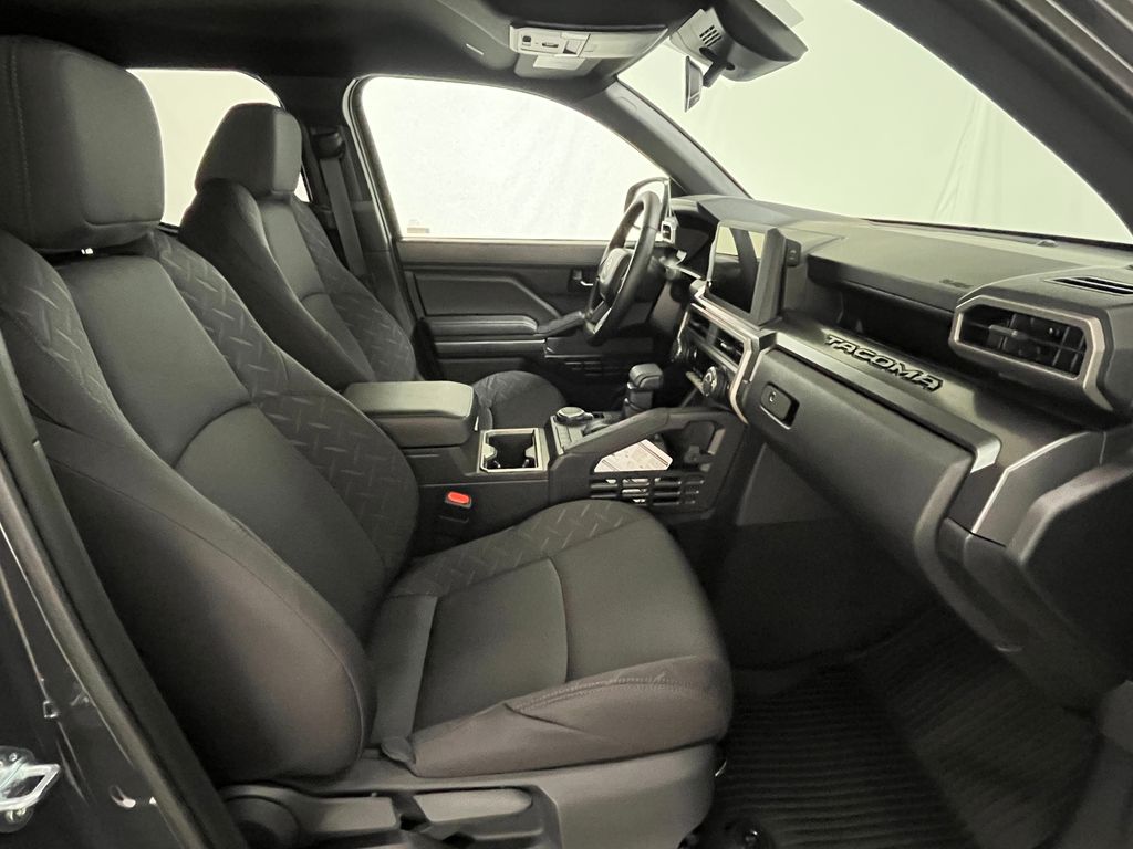 2026 Toyota Tacoma SR5 - Photo 13