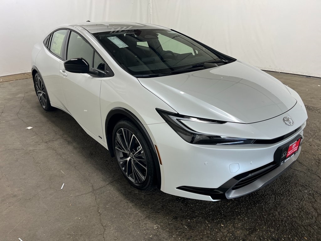 2026 Toyota Prius XLE's photo