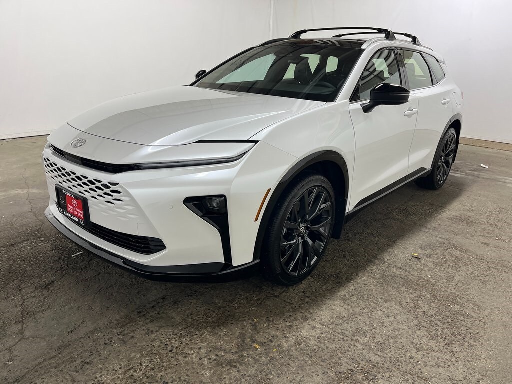 New 2025 Toyota Crown Signia Limited LIMITED