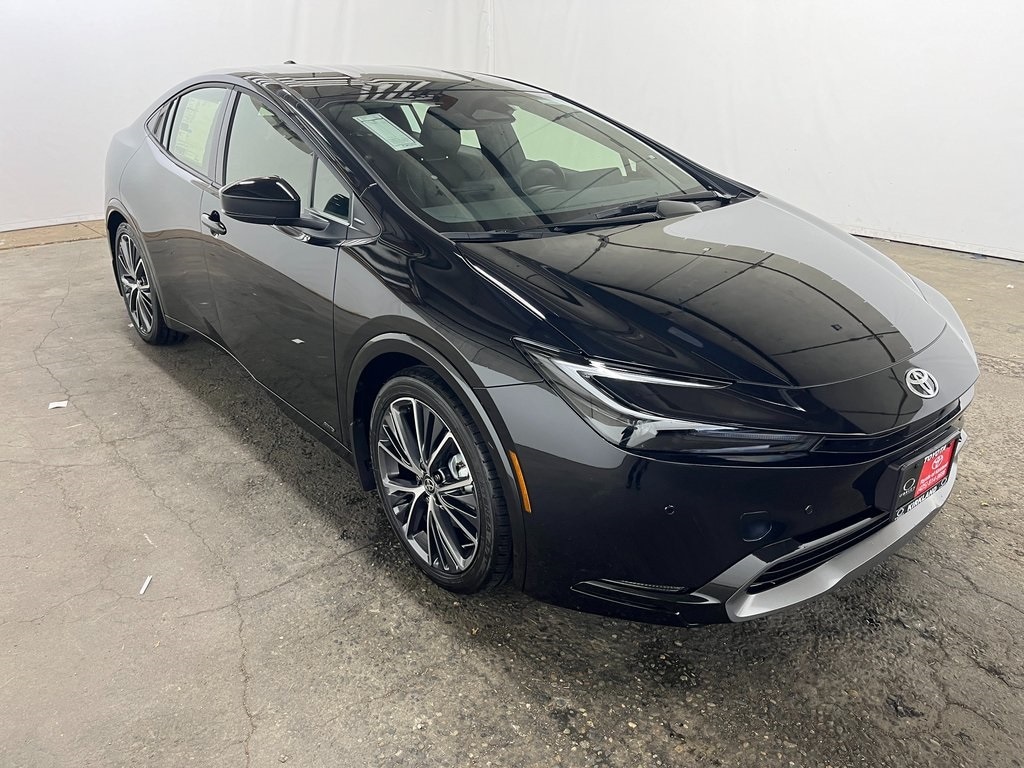 2026 Toyota Prius XLE's photo