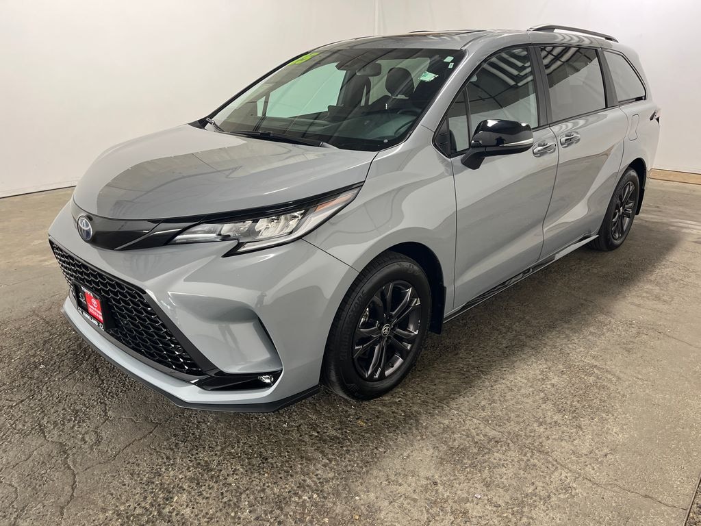 Used 2025 Toyota Sienna XSE Minivan/Van