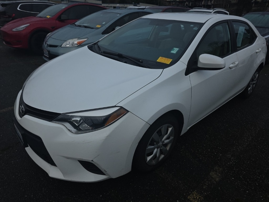 2014 Toyota Corolla LE's photo