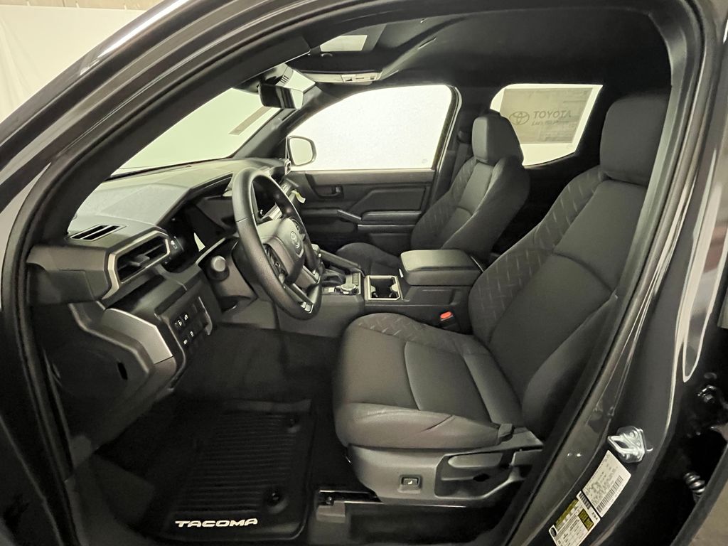 2026 Toyota Tacoma SR5 - Photo 11