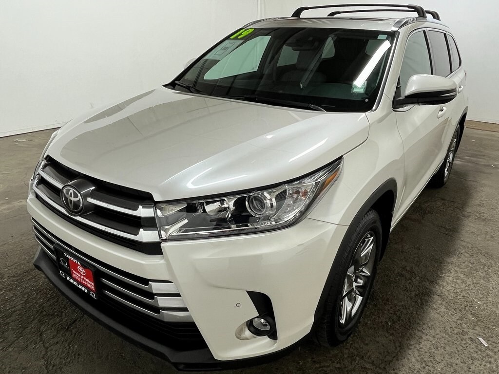 2019 Toyota Highlander Limited Platinum photo 2