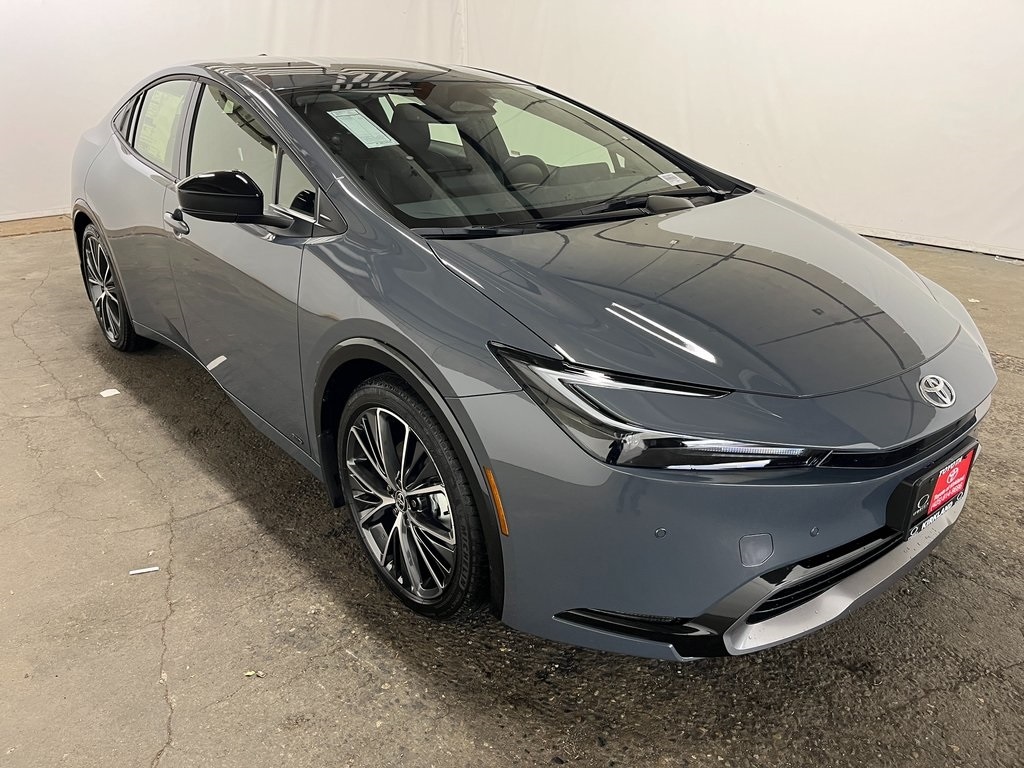 2026 Toyota Prius XLE's photo