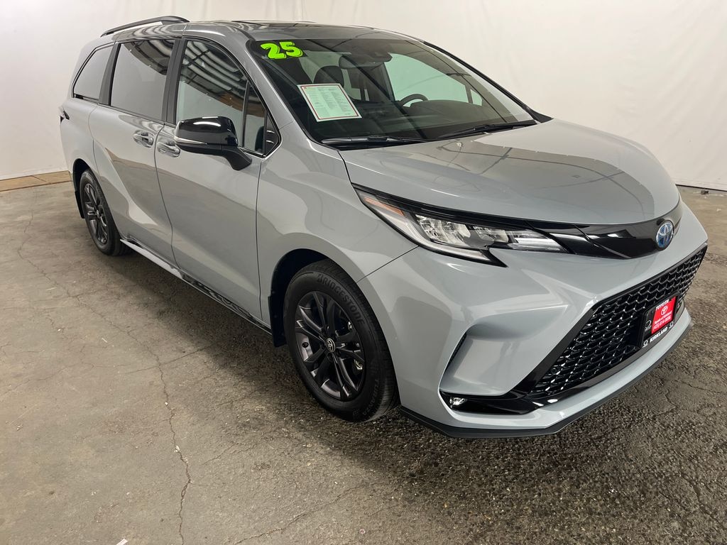 Used 2025 Toyota Sienna XSE Minivan/Van