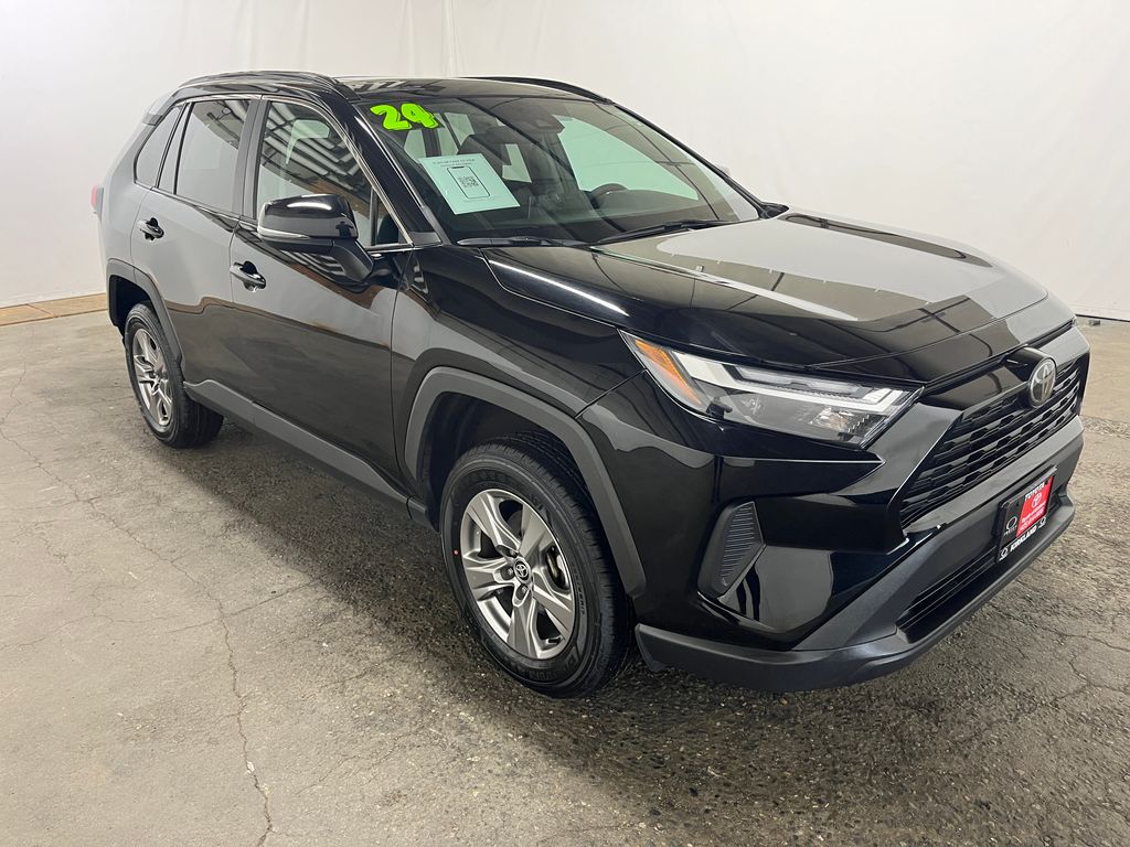 2024 Toyota RAV4 XLE AWD's photo