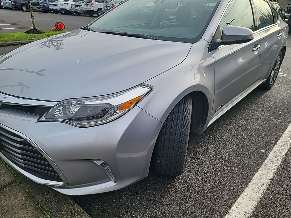 2018 Toyota Avalon Limited's photo