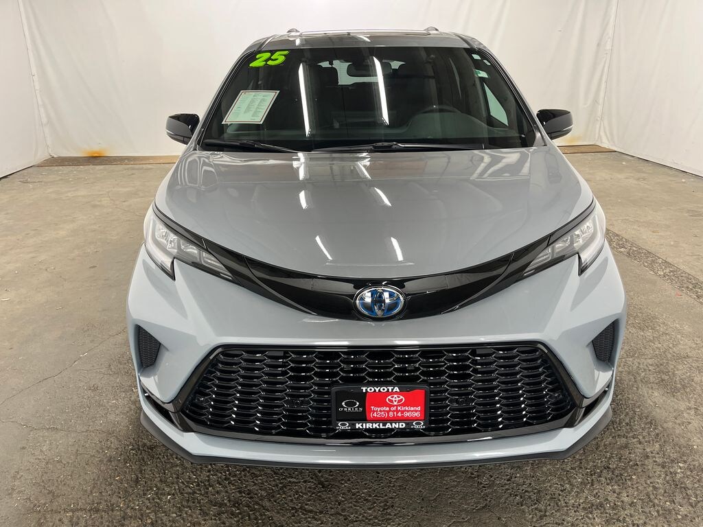 Used 2025 Toyota Sienna XSE Minivan/Van