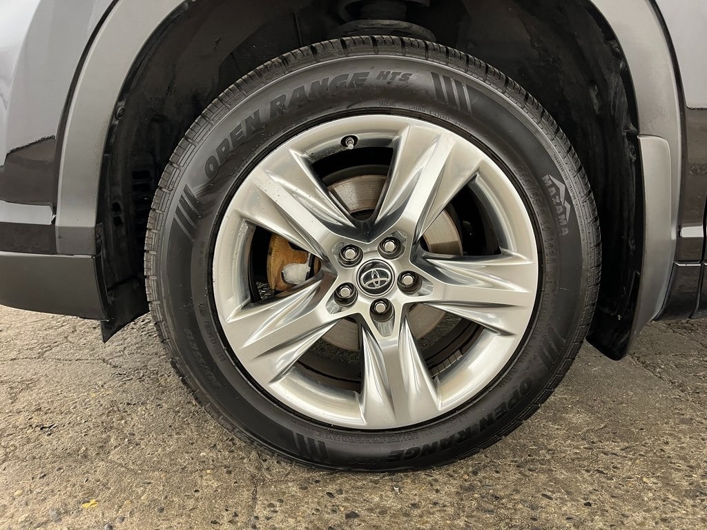 2016 Toyota Highlander Limited photo 4