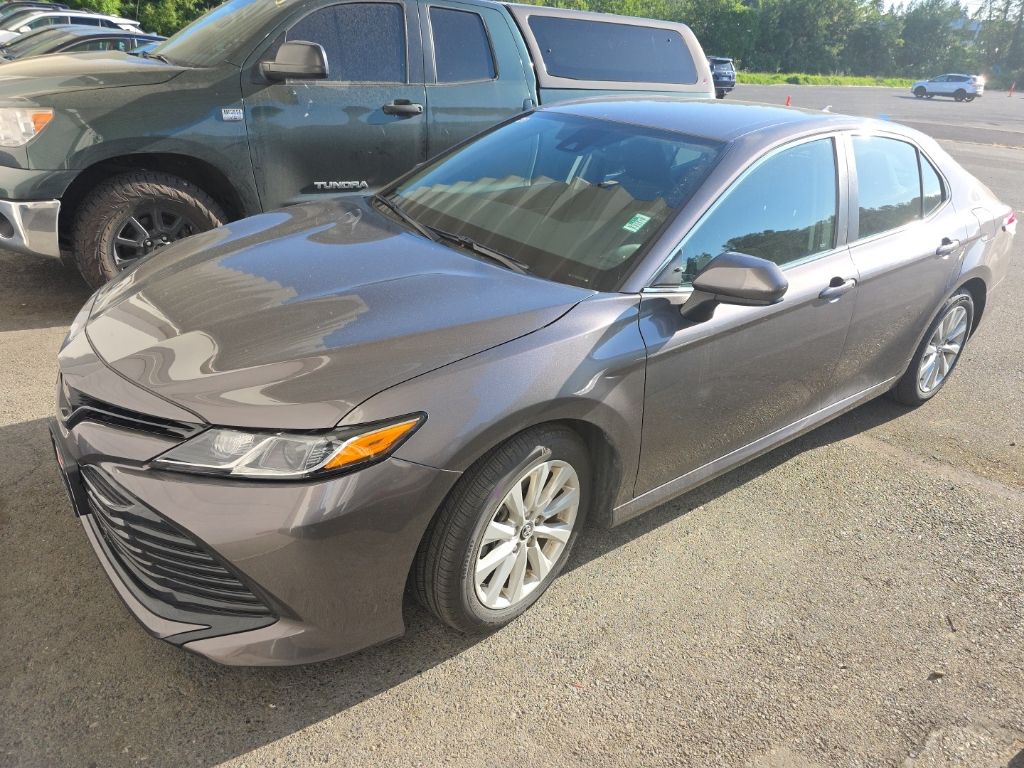 2020 Toyota Camry 2.5 Auto LE's photo