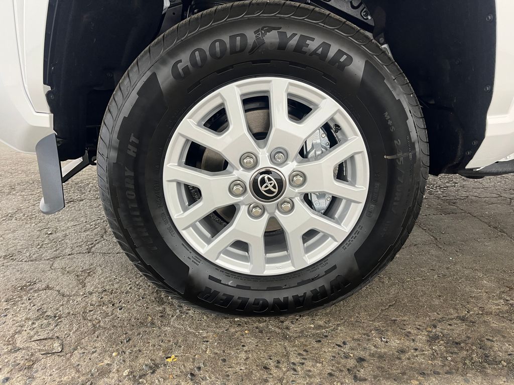 2026 Toyota Tacoma SR5 - Photo 4