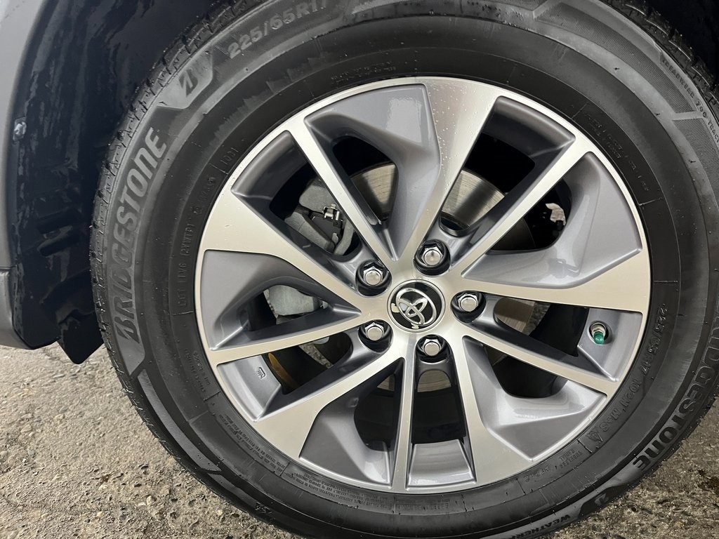 Used 2018 Toyota RAV4 Hybrid LE SUV