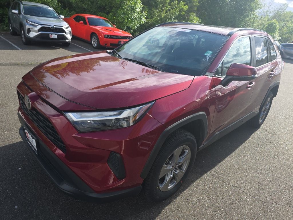 2024 Toyota RAV4 XLE AWD's photo