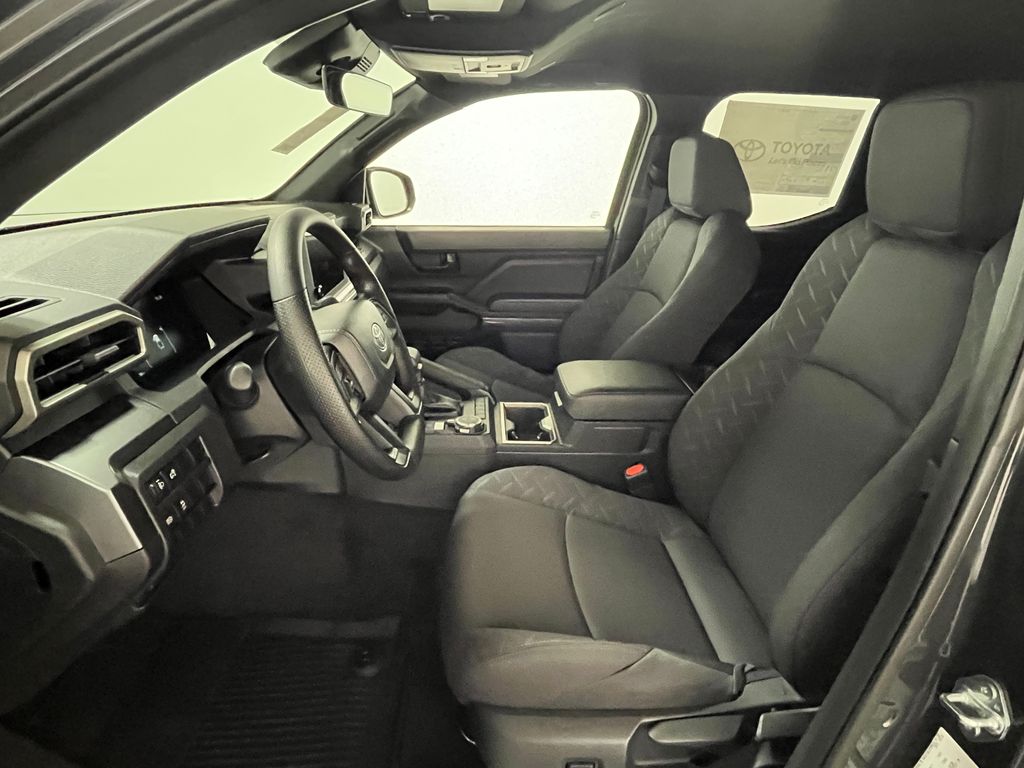 2026 Toyota Tacoma SR5 - Photo 11