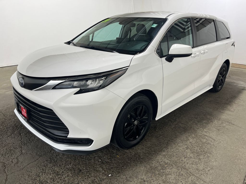 Certified 2024 Toyota Sienna LE Minivan/Van