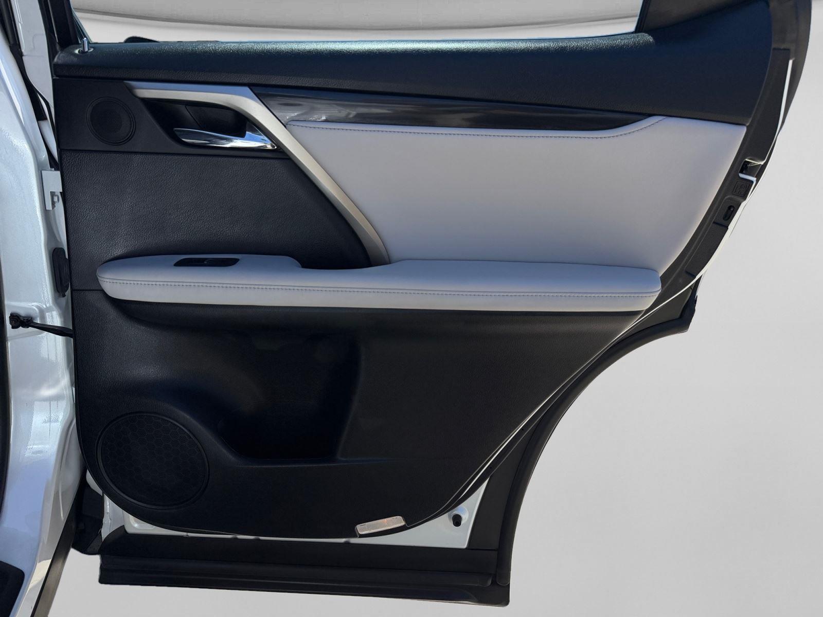 2021 Lexus RX 350 - Photo 24