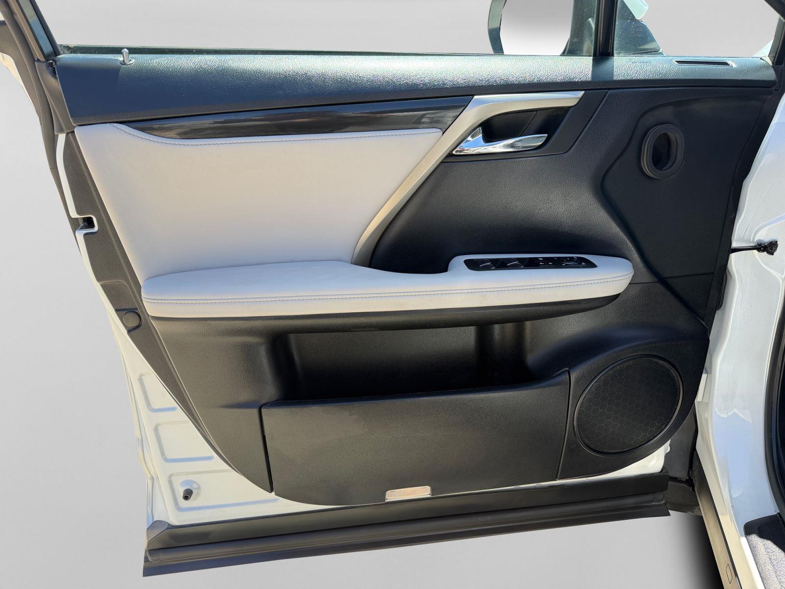 2021 Lexus RX 350 - Photo 17