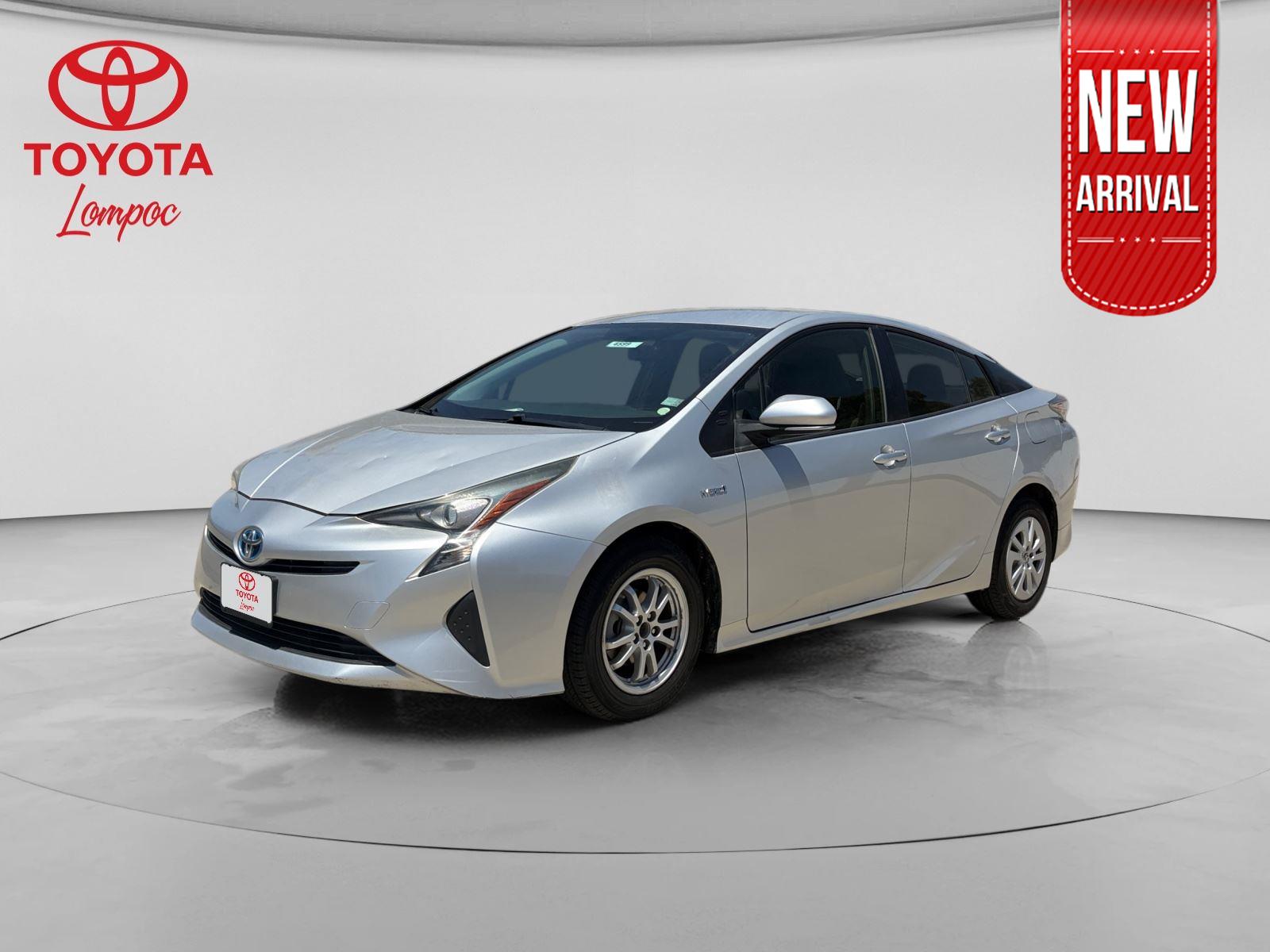 2016 Toyota Prius Two's photo
