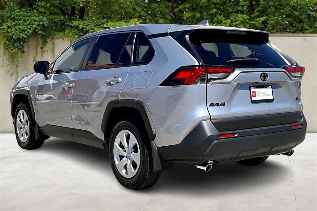 2025 Toyota RAV4 LE photo 3