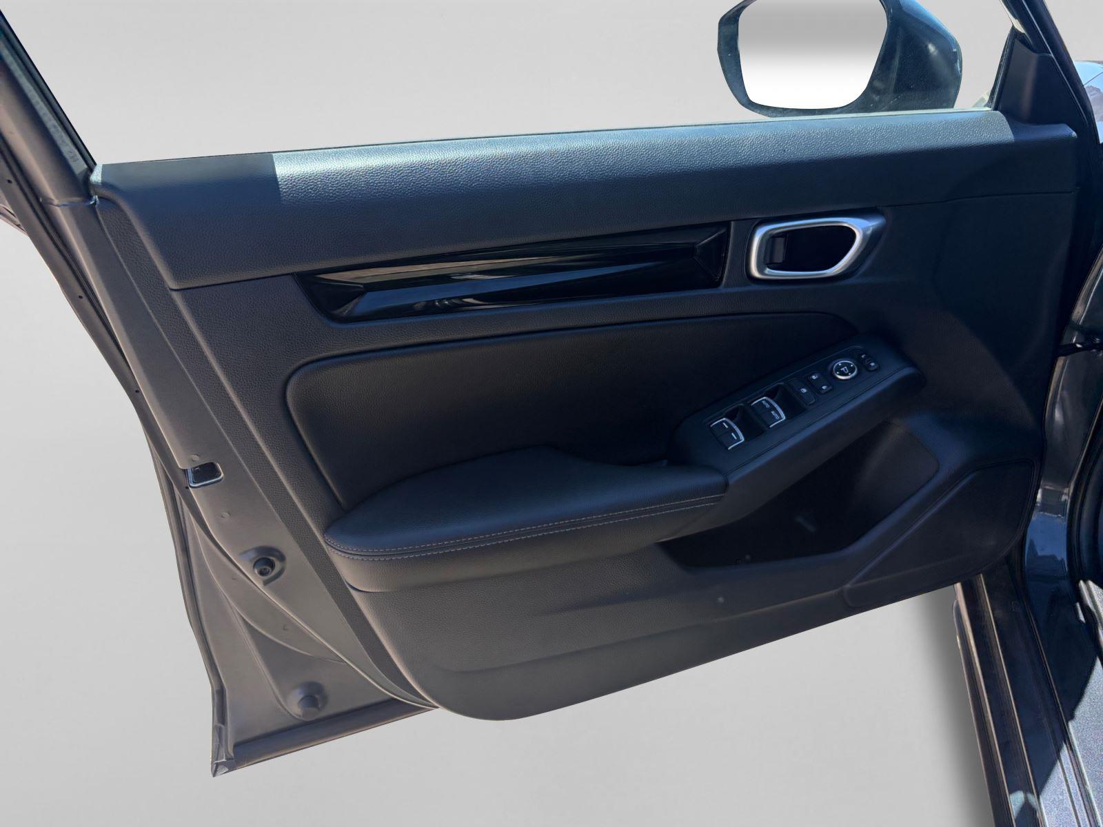 2023 Honda Civic Hatchback EX-L - Photo 17