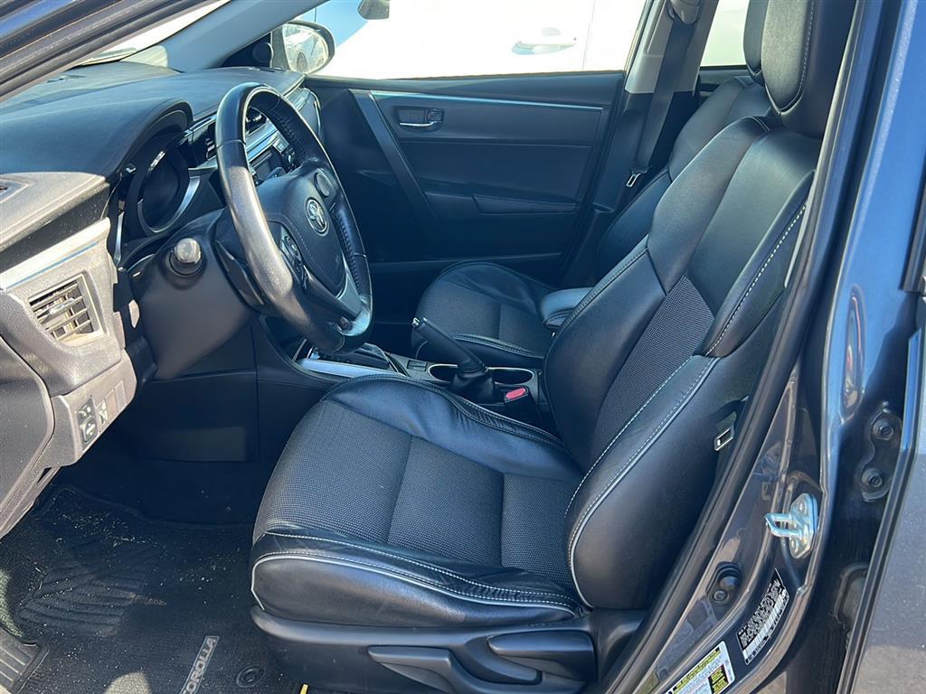 2014 Toyota Corolla LE photo 3