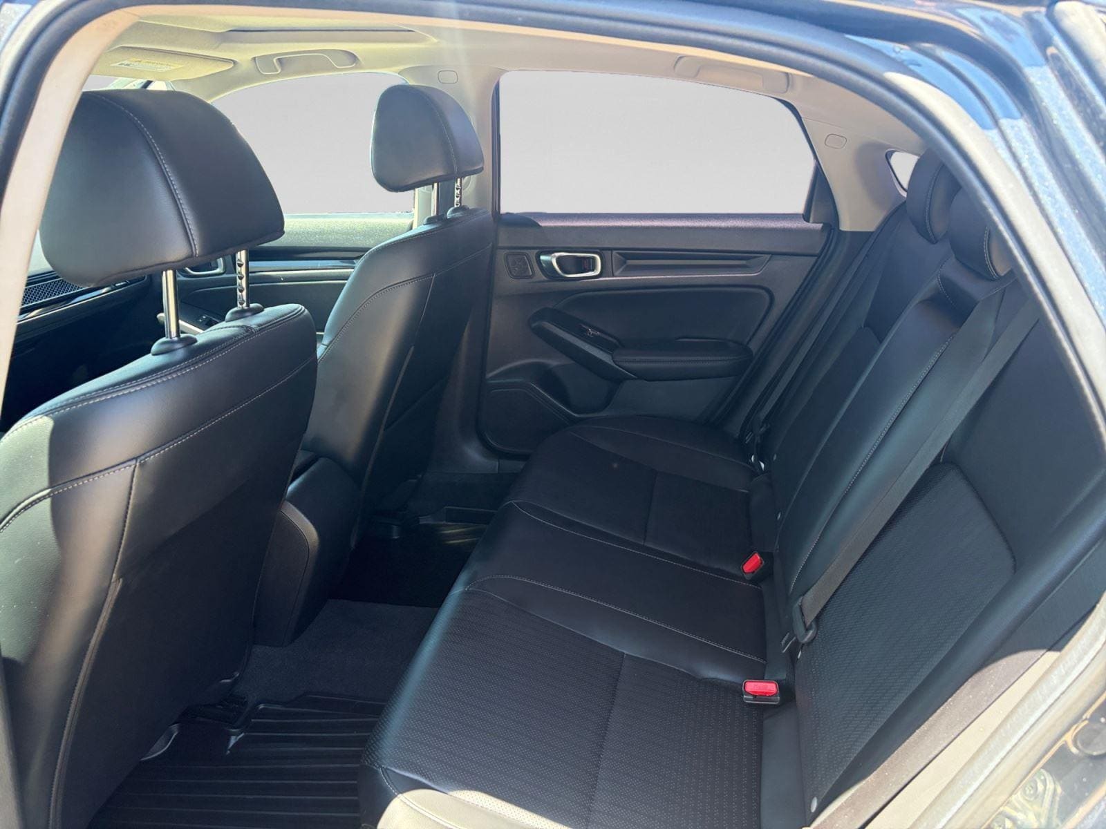 2023 Honda Civic Hatchback EX-L - Photo 20