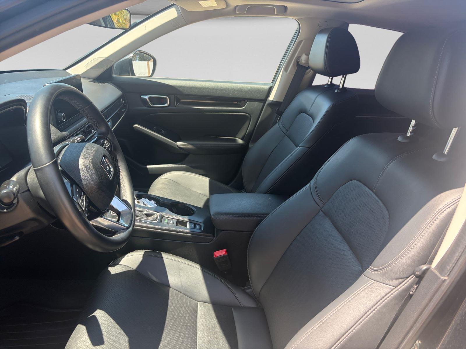 2023 Honda Civic Hatchback EX-L - Photo 7