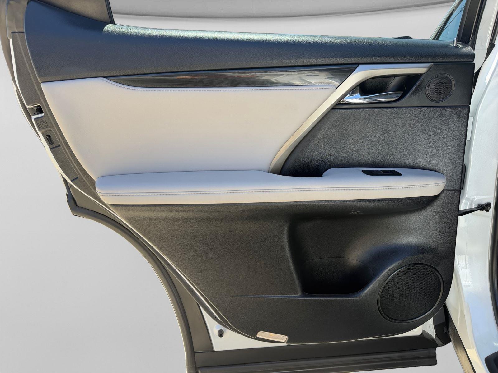 2021 Lexus RX 350 - Photo 19