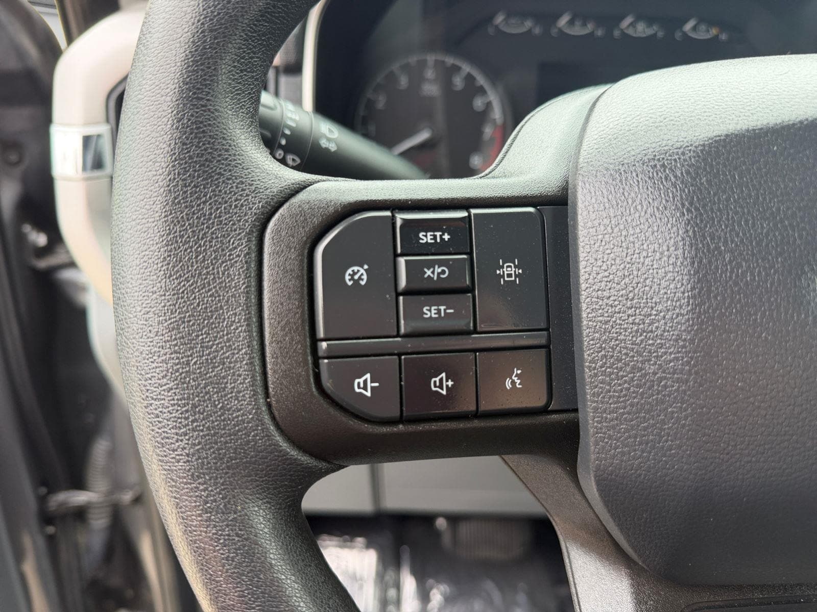 2023 Ford F-150 XL - Photo 9