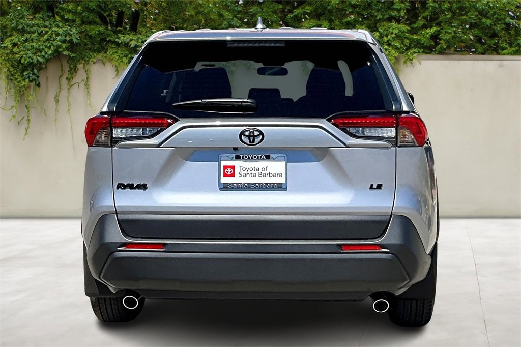 2025 Toyota RAV4 LE photo 4