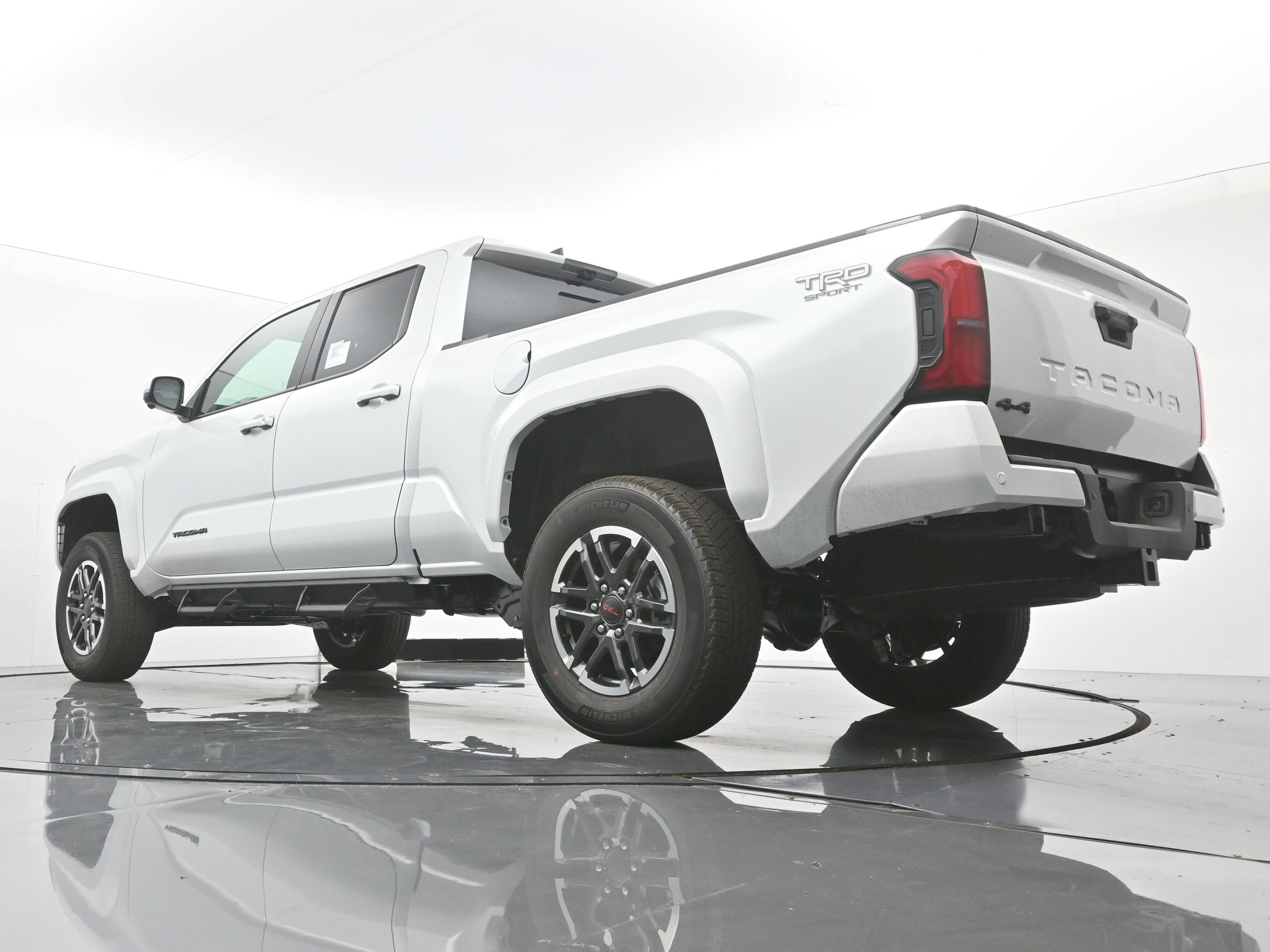 2025 Toyota Tacoma TRD Sport - Photo 17