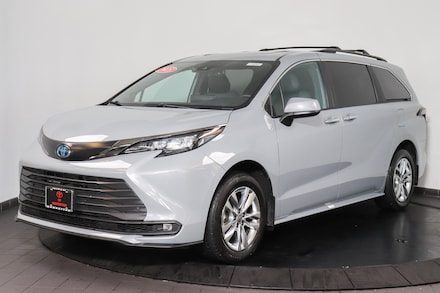 2023 Toyota Sienna Woodland Edition Van Passenger Van
