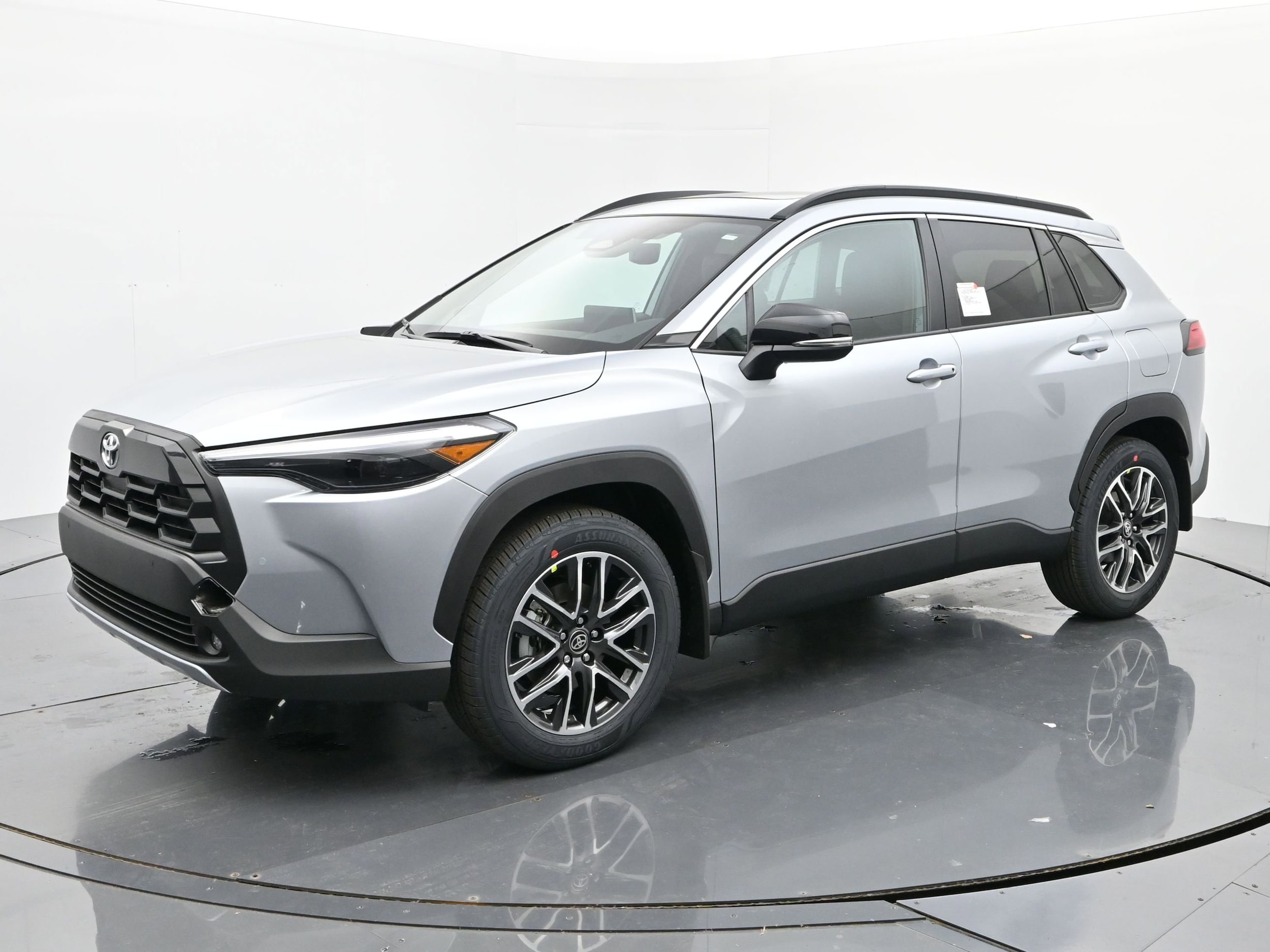 2026 Toyota Corolla Cross XLE's photo