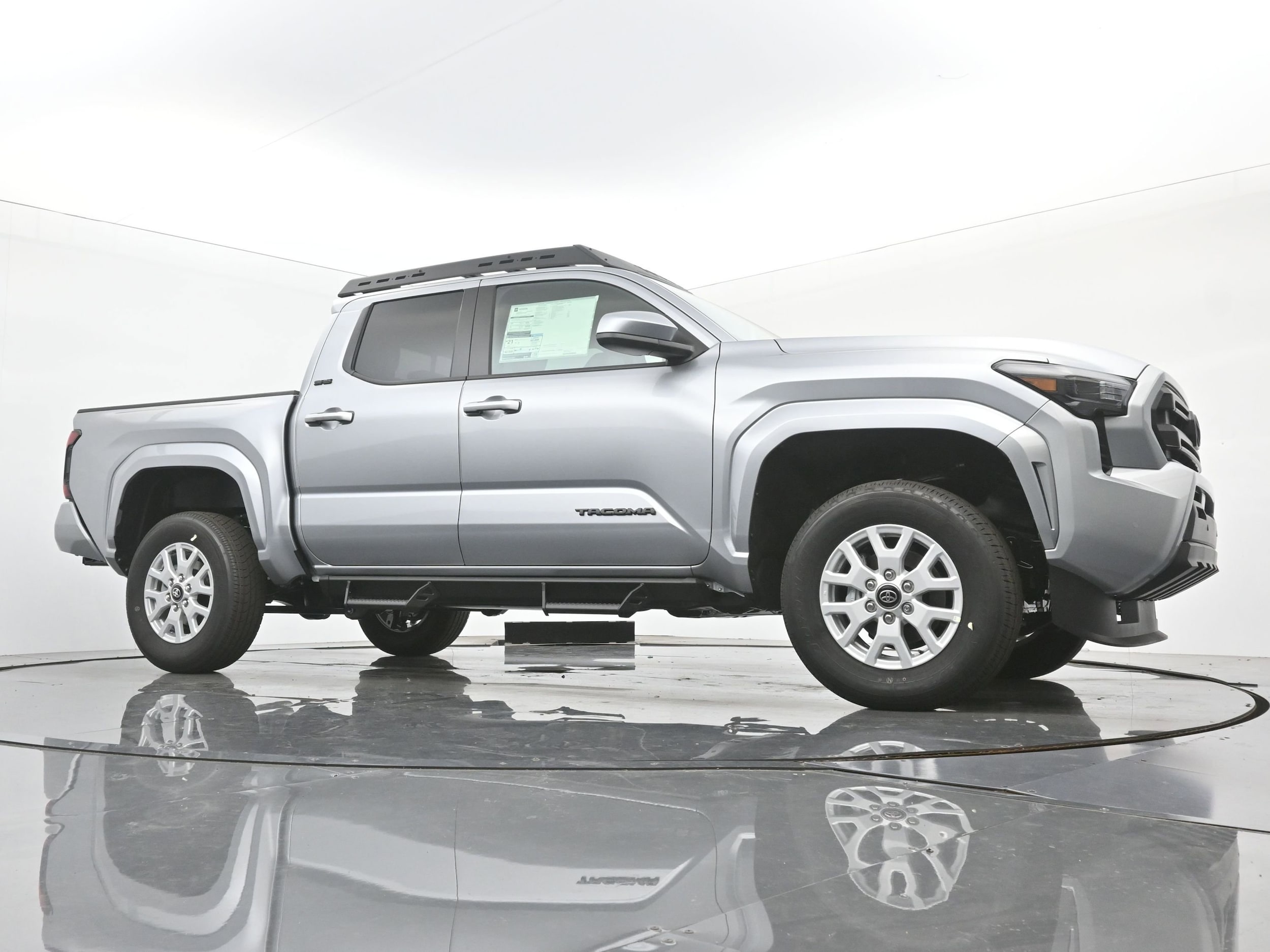2025 Toyota Tacoma SR5 - Photo 21