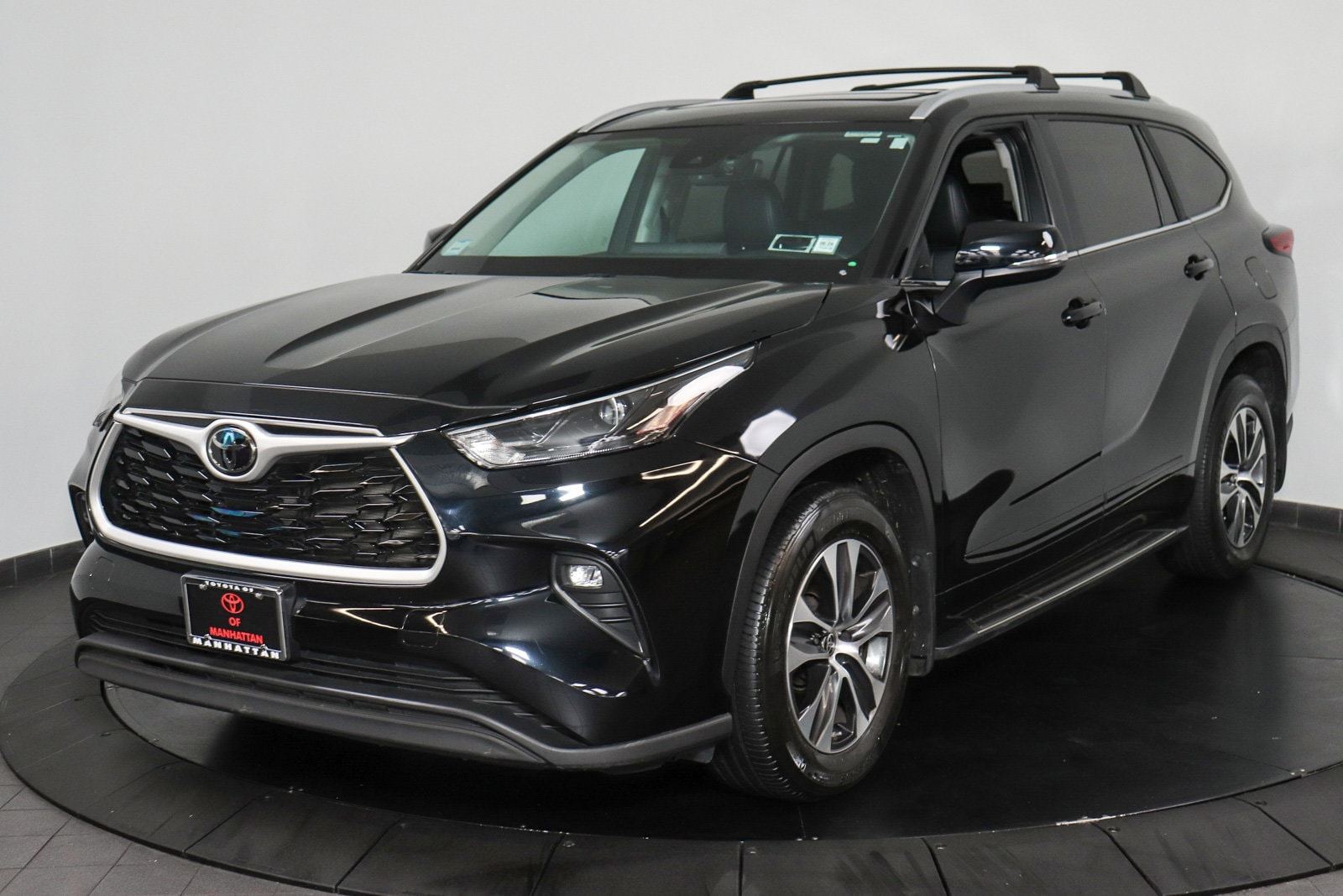 2023 Toyota Highlander XLE's photo