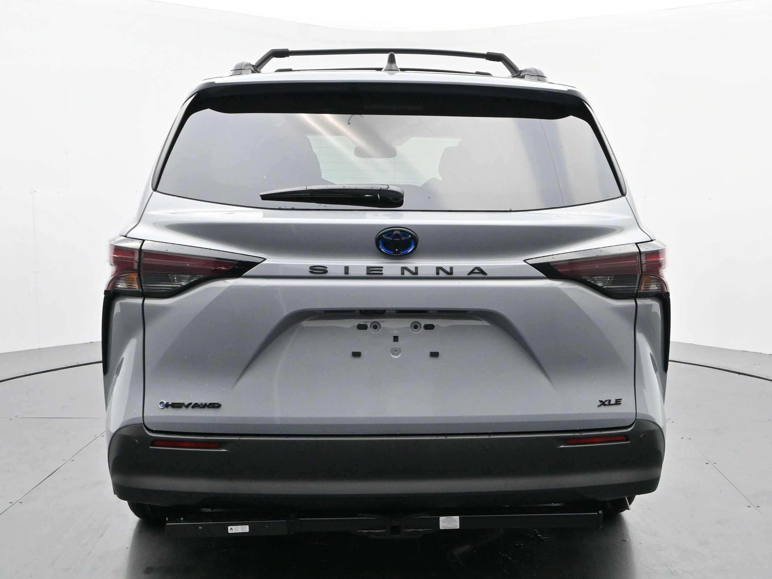 2025 Toyota Sienna Woodland Edition photo 4