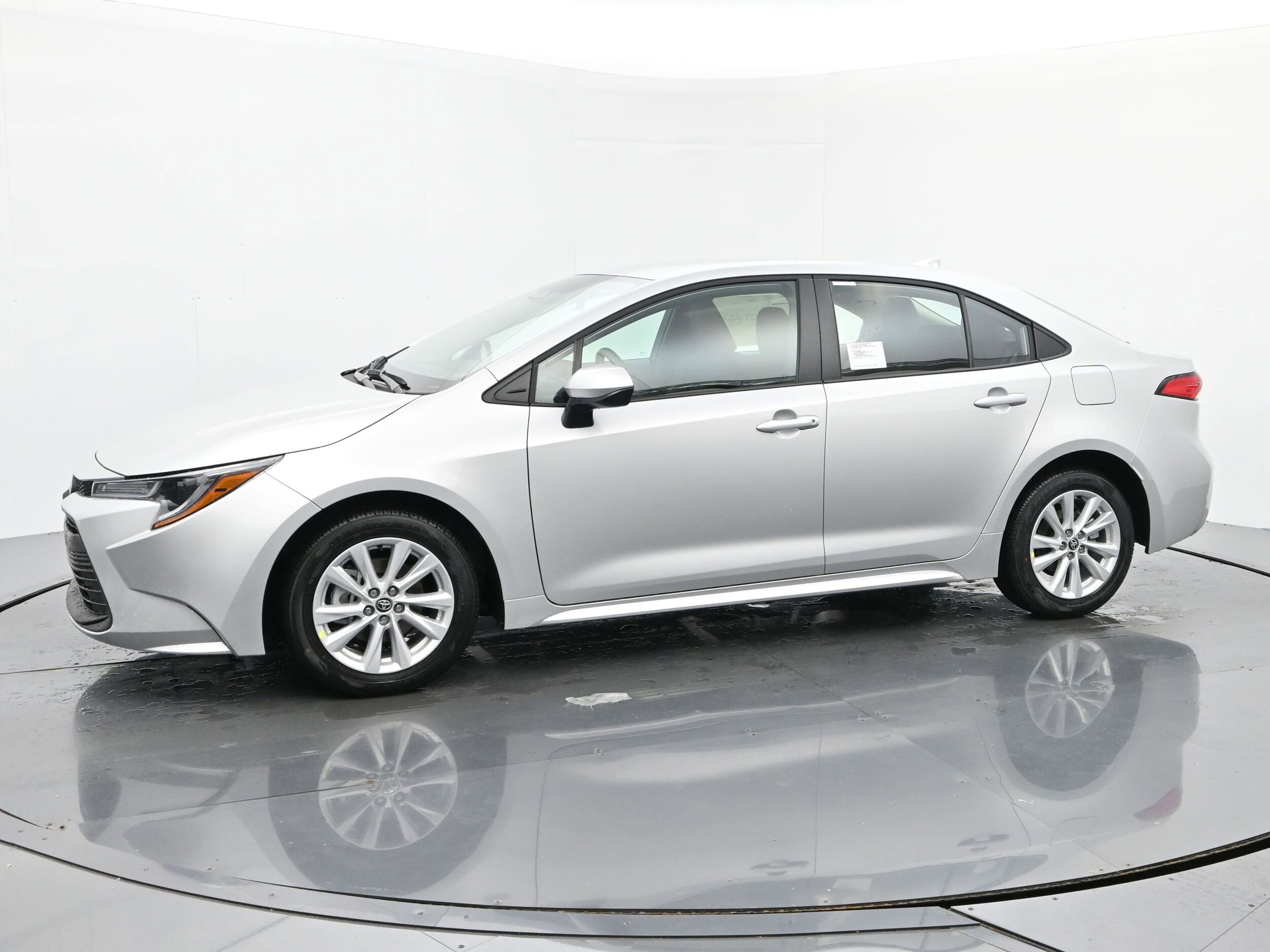 2026 Toyota Corolla LE photo 2