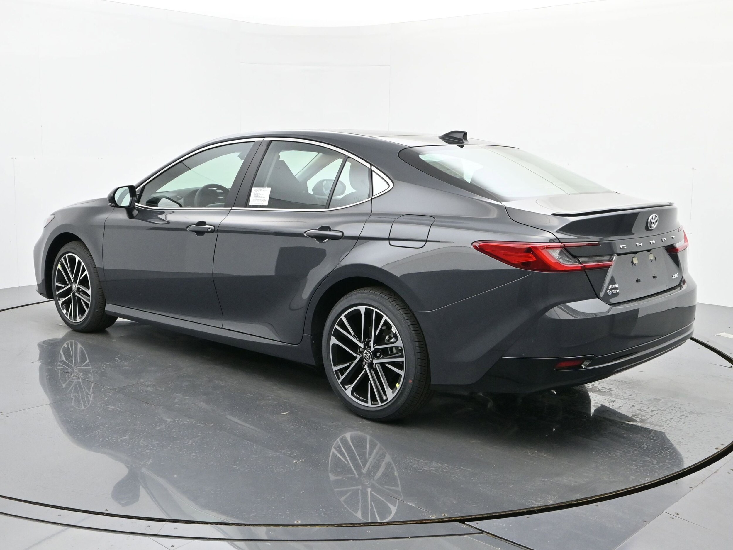 2026 Toyota Camry XLE photo 3