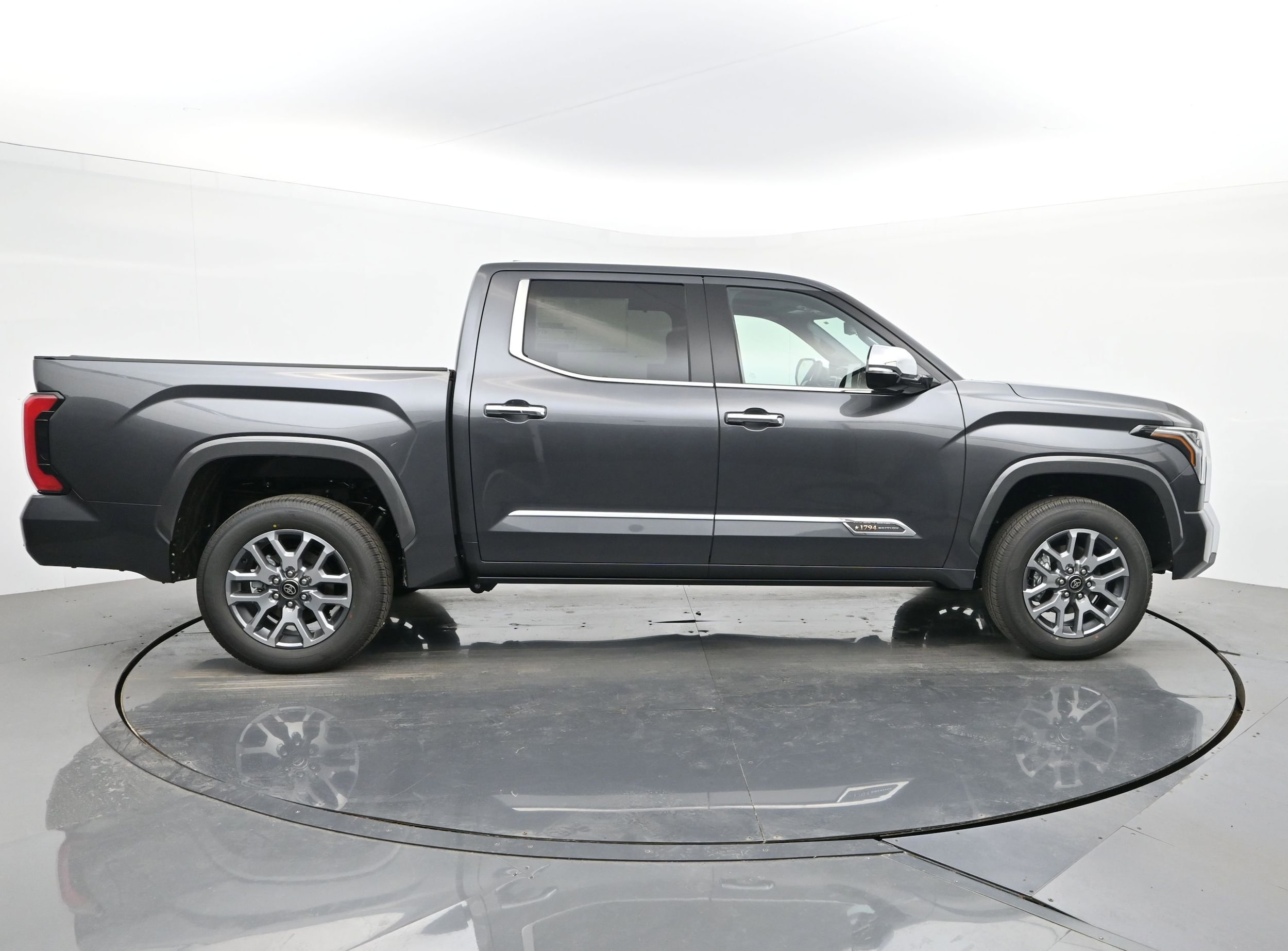 2026 Toyota Tundra 1794 Edition - Photo 5