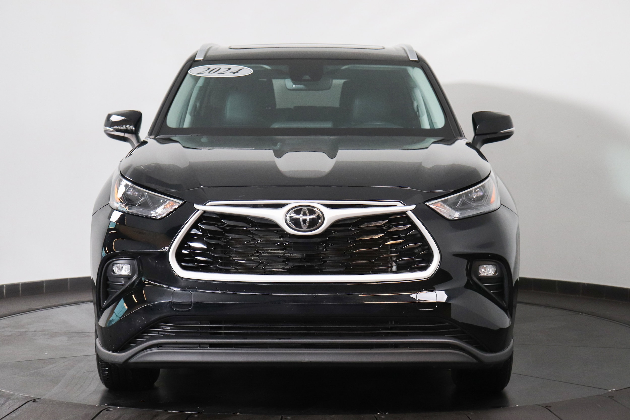 2024 Toyota Highlander LE - Photo 8