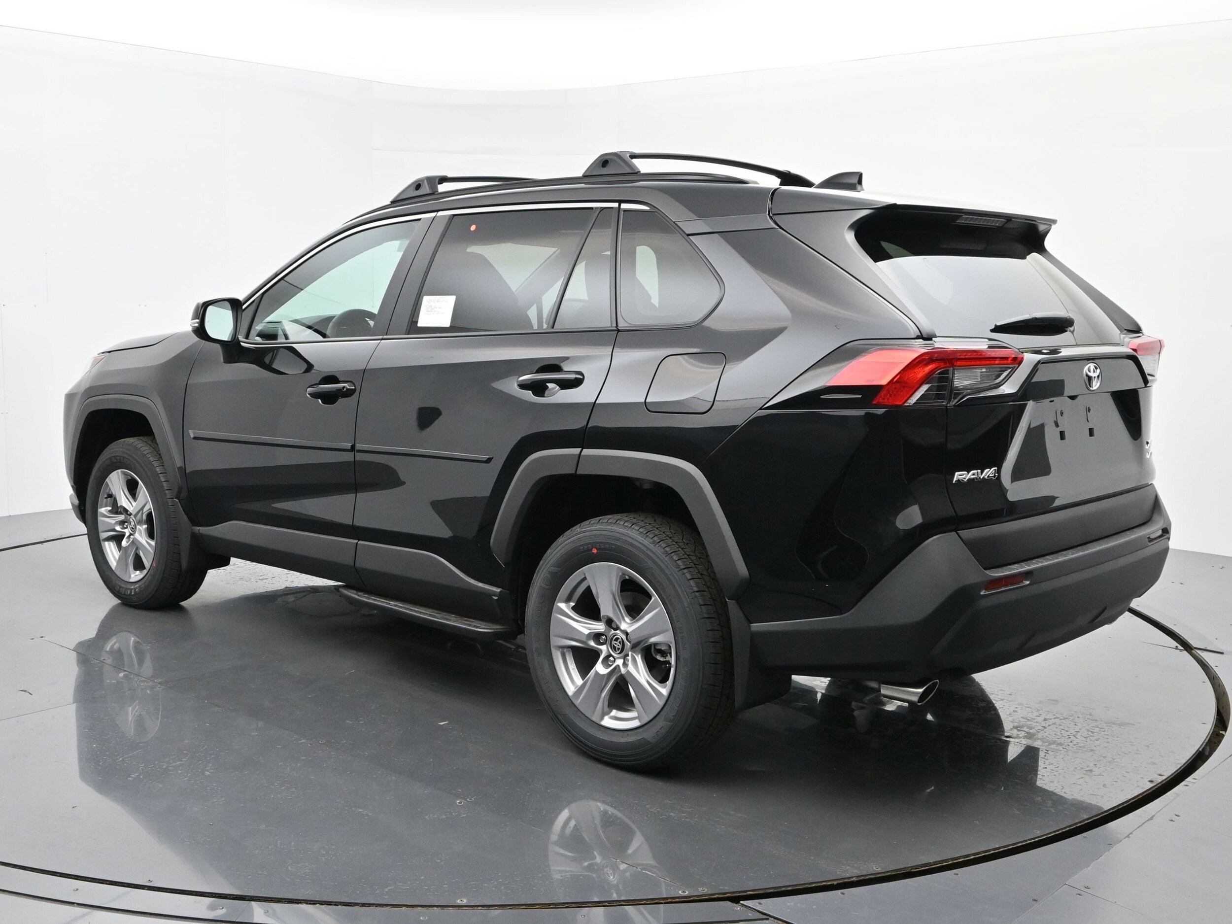2025 Toyota RAV4 XLE photo 2