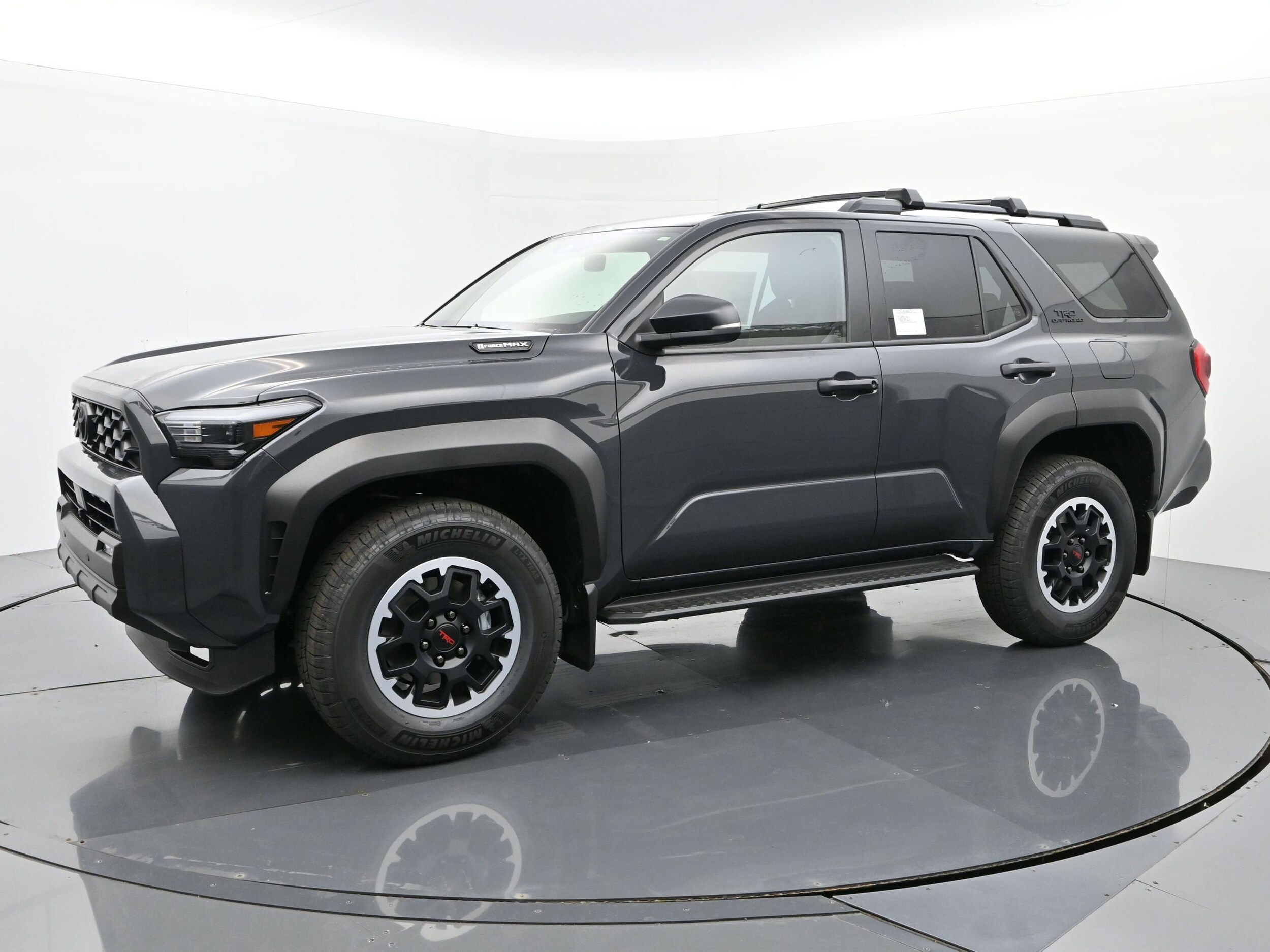 2025 Toyota 4Runner TRD Off-Road photo 2