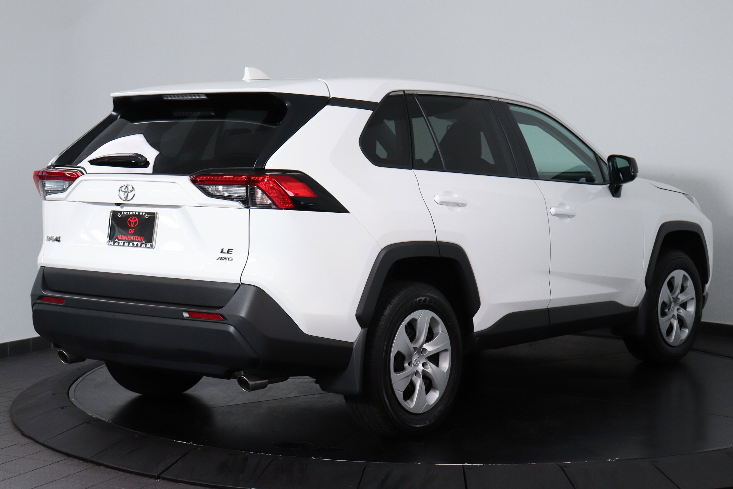 2024 Toyota RAV4 LE photo 2