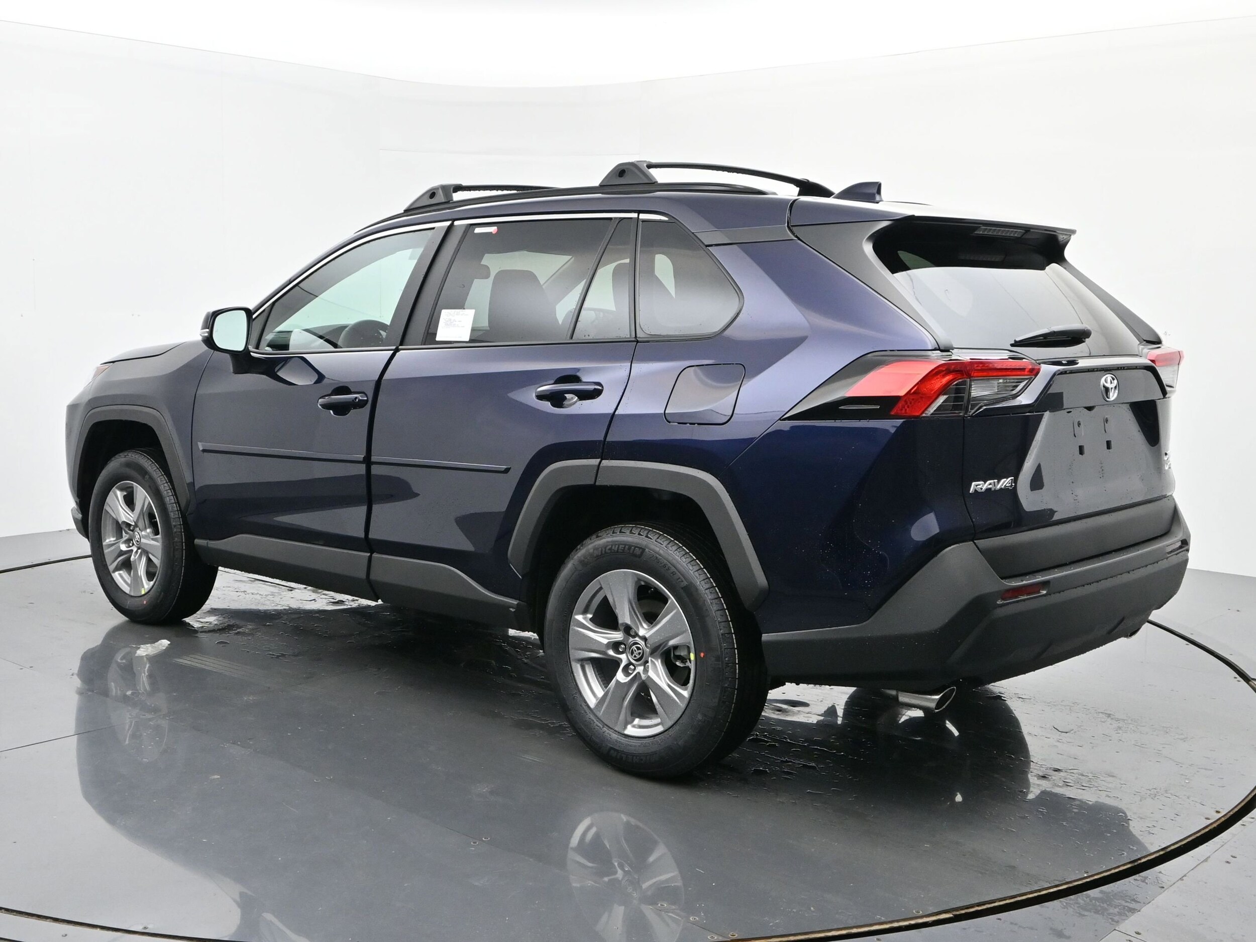 2025 Toyota RAV4 XLE photo 3