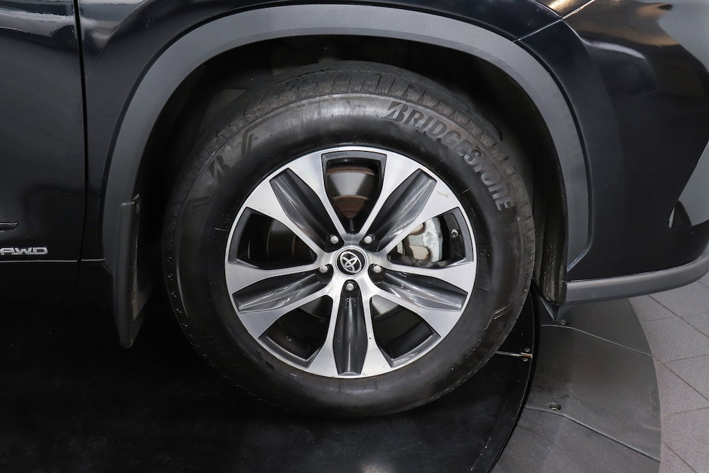 Used 2021 Toyota Highlander Hybrid XLE SUV
